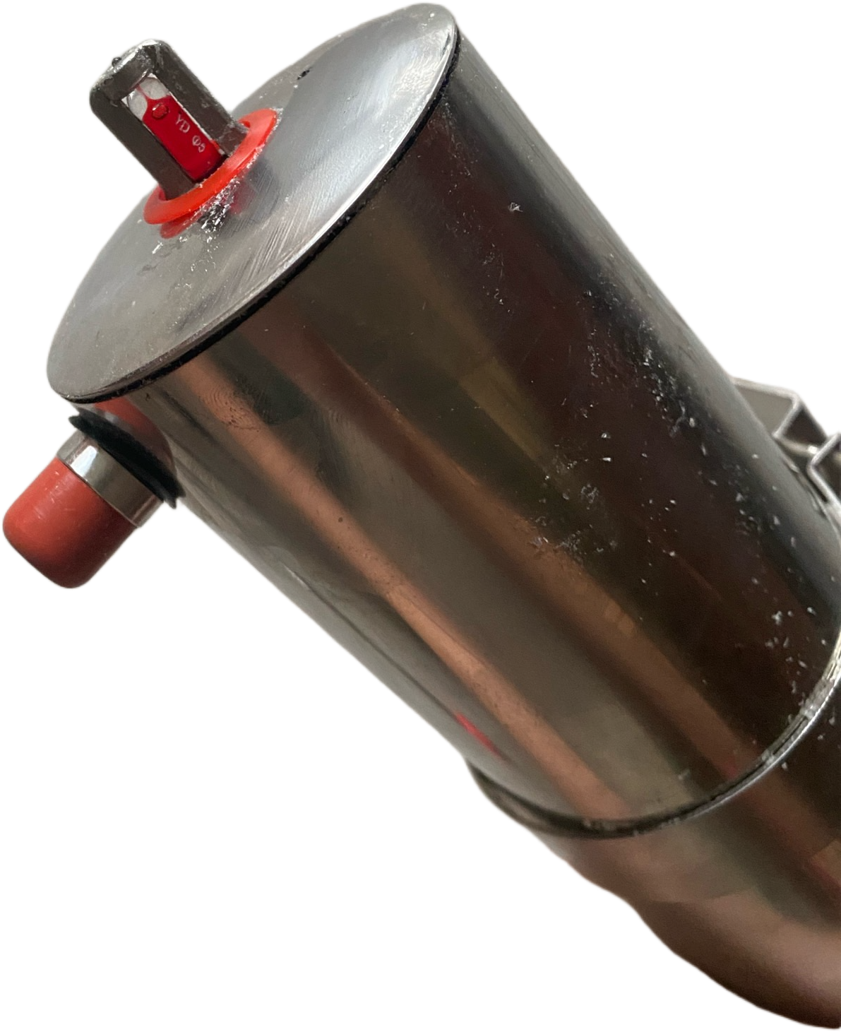 Household kitchen fire suppression system cylinder with 68°C fusible glass bulb